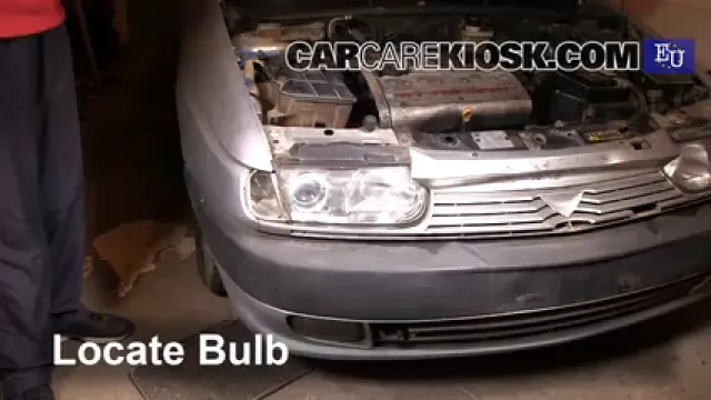 1997 Alfa Romeo 145 T.Spark 1.4L 4 Cyl. Lights Highbeam (replace bulb)